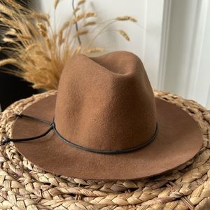 Women’s Brown Wool Hat (only worn once or twice)